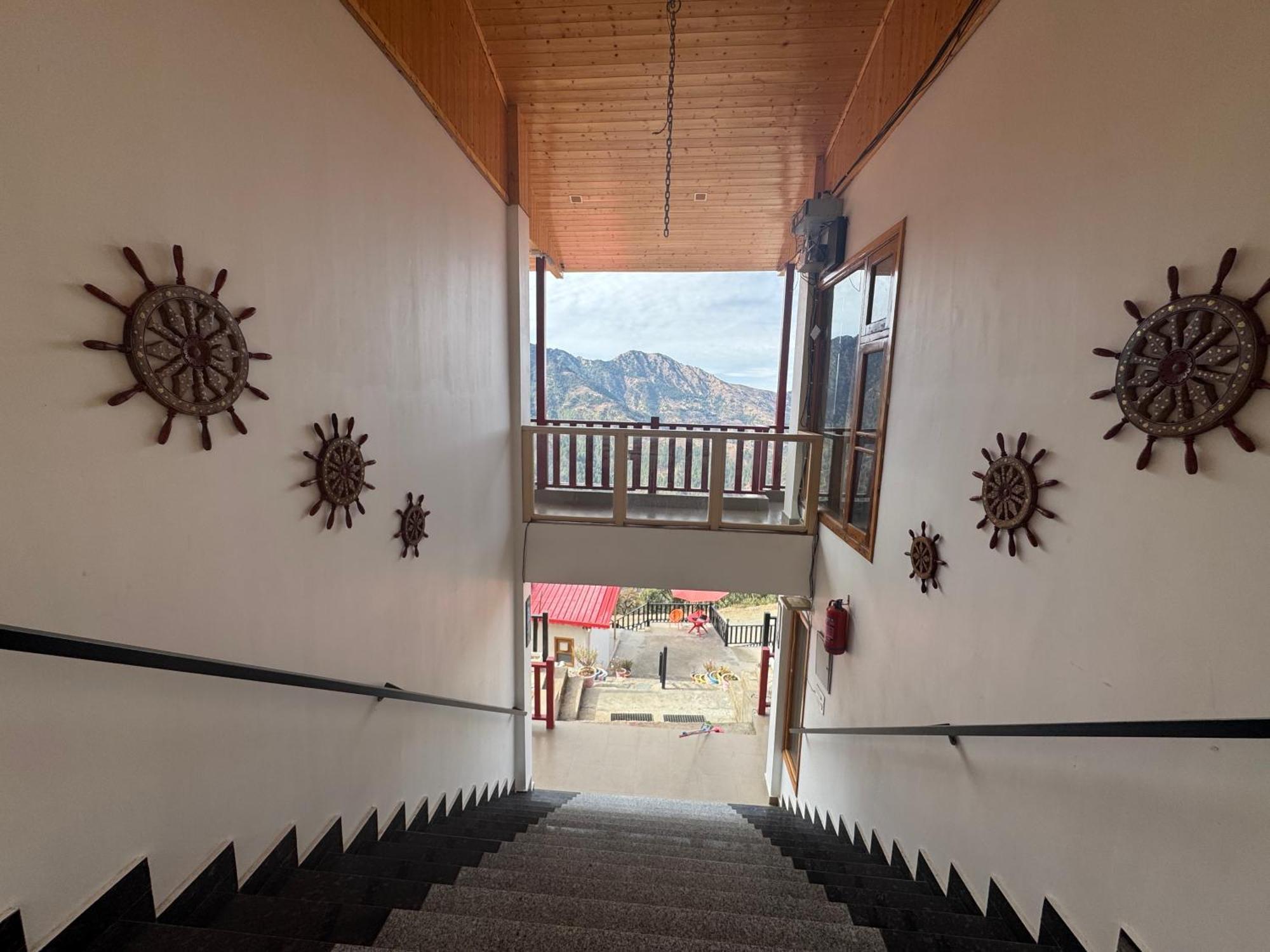 The Vintage Hill Village - Himalayan Boutique Resort Канатал Экстерьер фото